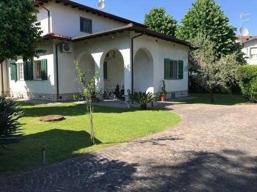 casa indipendente in affitto a Forte dei Marmi