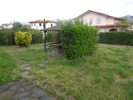 esavano in affitto a Forte dei Marmi