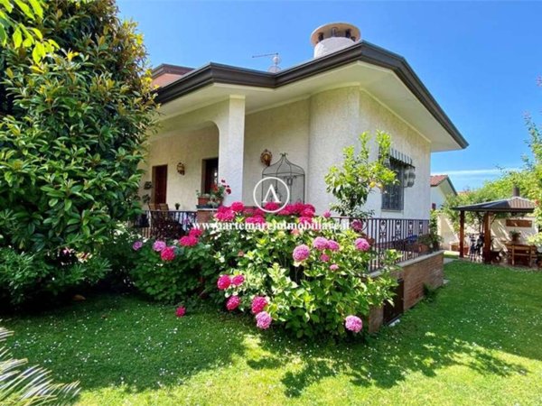 casa indipendente in affitto a Forte dei Marmi