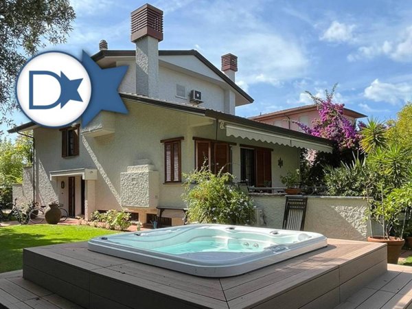 casa indipendente in affitto a Forte dei Marmi