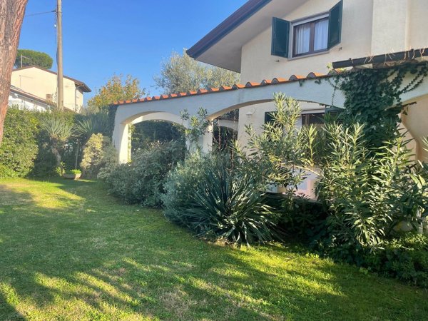 casa indipendente in affitto a Forte dei Marmi
