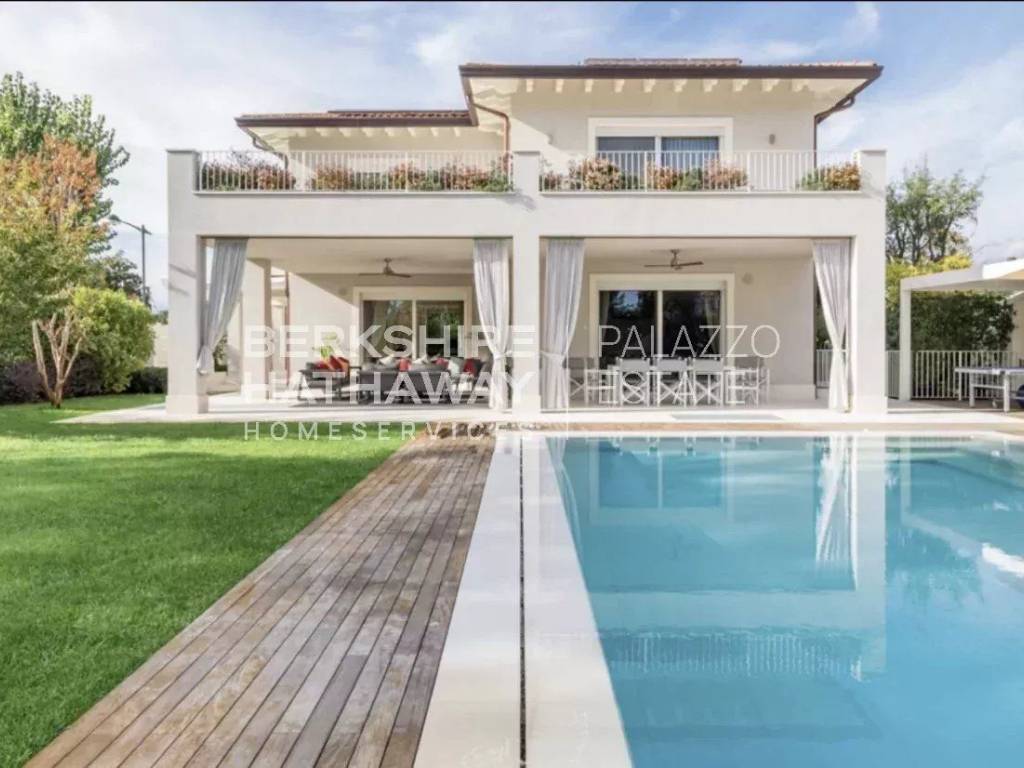 casa indipendente in affitto a Forte dei Marmi in zona Vittoria Apuana