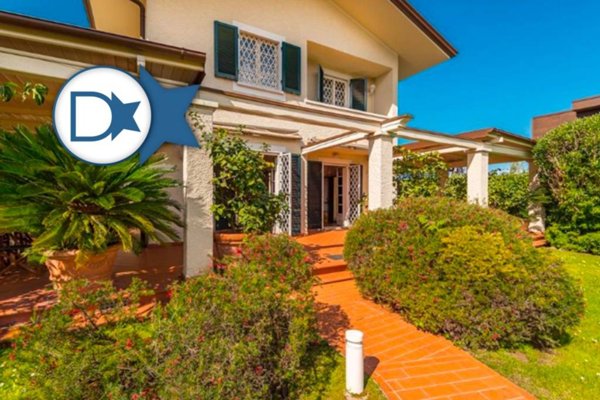 casa indipendente in affitto a Forte dei Marmi in zona Vittoria Apuana