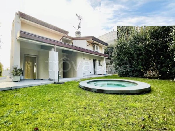 casa indipendente in affitto a Forte dei Marmi