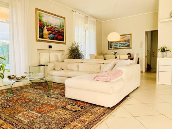 casa indipendente in affitto a Forte dei Marmi in zona Vittoria Apuana