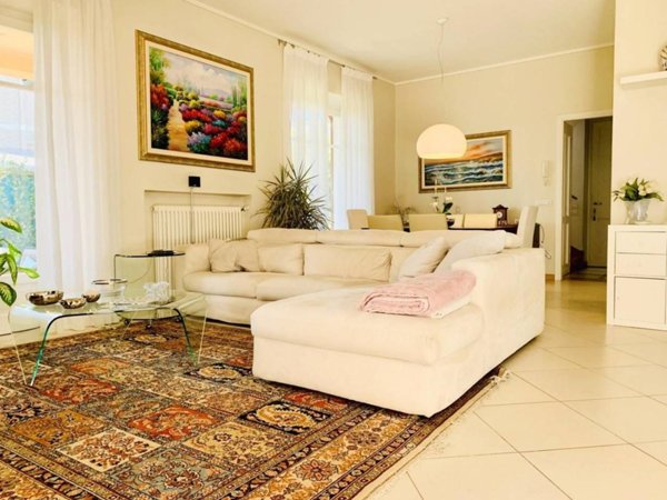 casa indipendente in affitto a Forte dei Marmi in zona Vittoria Apuana