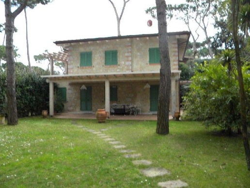 casa indipendente in affitto a Forte dei Marmi in zona Roma Imperiale