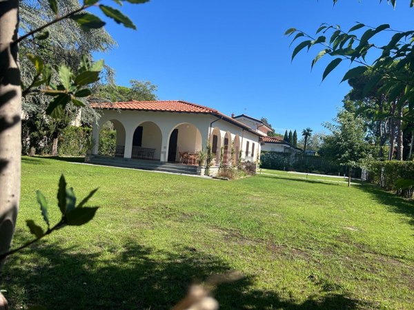 casa indipendente in affitto a Forte dei Marmi