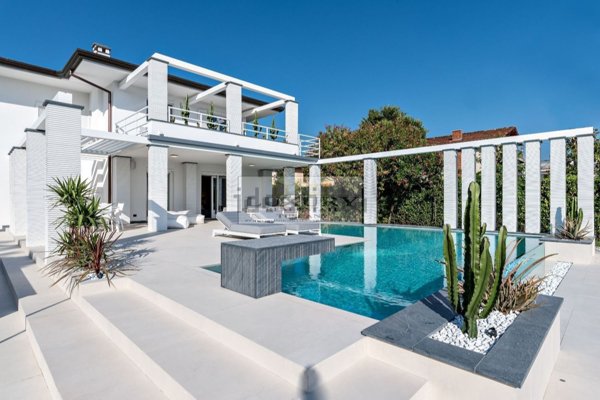 casa indipendente in affitto a Forte dei Marmi in zona Vittoria Apuana