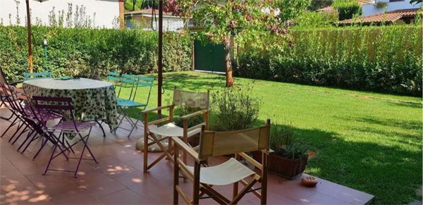 casa indipendente in affitto a Forte dei Marmi in zona Vittoria Apuana