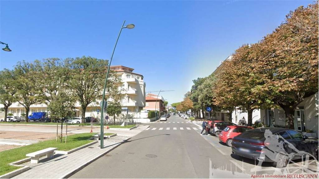 negozio in affitto a Forte dei Marmi in zona Roma Imperiale