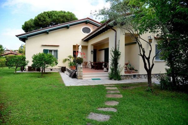 casa indipendente in affitto a Forte dei Marmi