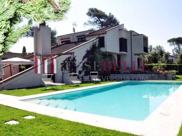 casa indipendente in affitto a Forte dei Marmi in zona Roma Imperiale