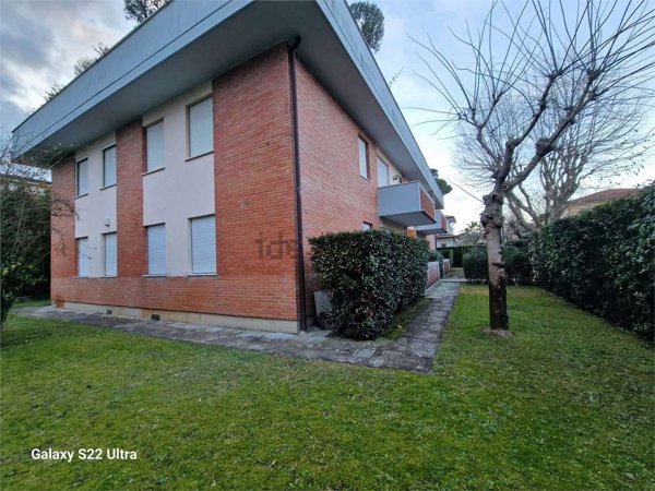 appartamento in affitto a Forte dei Marmi in zona Vittoria Apuana