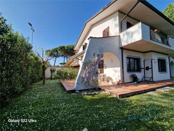 casa indipendente in affitto a Forte dei Marmi in zona Roma Imperiale