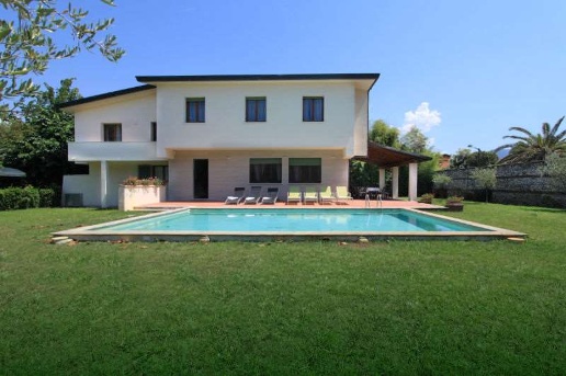 casa indipendente in affitto a Forte dei Marmi in zona Vittoria Apuana