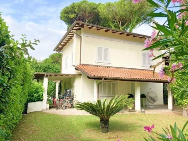 casa indipendente in affitto a Forte dei Marmi