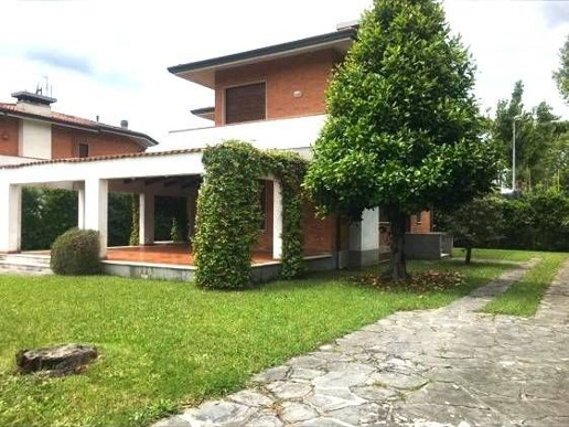 casa indipendente in affitto a Forte dei Marmi in zona Roma Imperiale