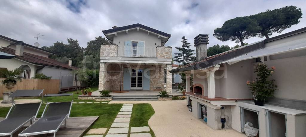 casa indipendente in affitto a Forte dei Marmi in zona Roma Imperiale