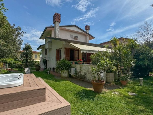 casa indipendente in affitto a Forte dei Marmi