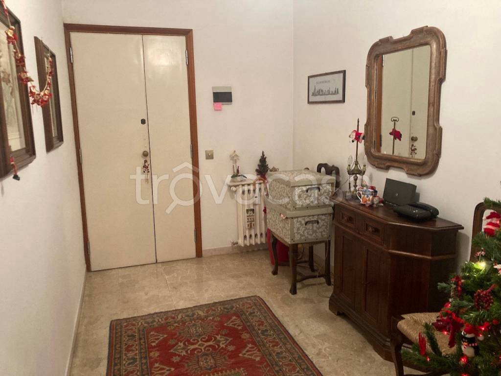 appartamento in affitto a Forte dei Marmi in zona Vittoria Apuana