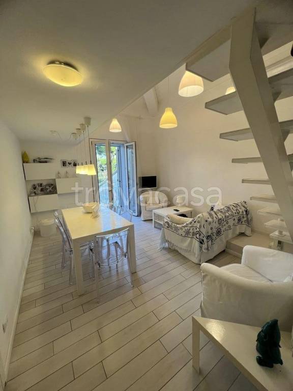 appartamento in affitto a Forte dei Marmi in zona Roma Imperiale