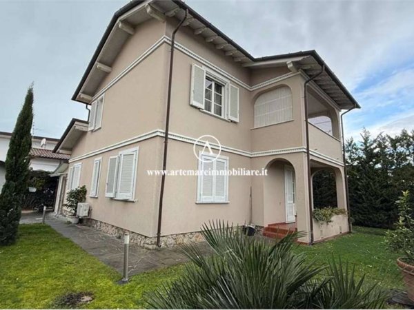 casa indipendente in affitto a Forte dei Marmi