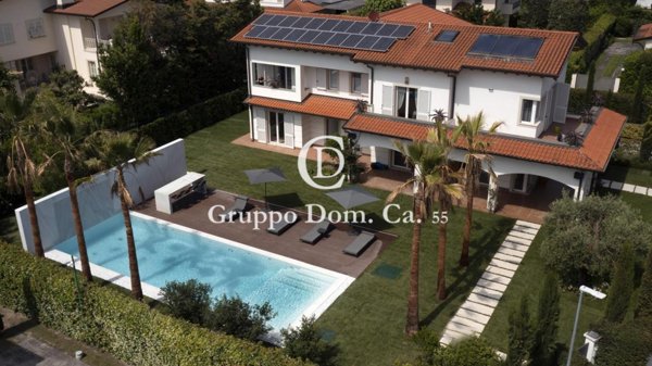 casa indipendente in affitto a Forte dei Marmi in zona Vittoria Apuana