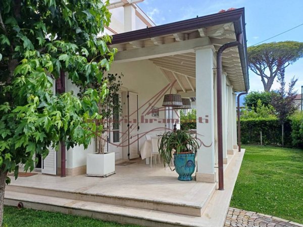 casa indipendente in affitto a Forte dei Marmi