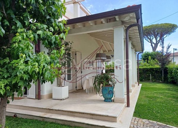 casa indipendente in affitto a Forte dei Marmi
