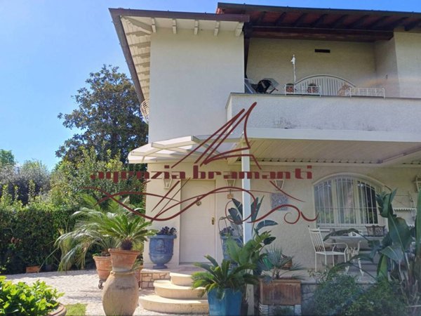 casa indipendente in affitto a Forte dei Marmi in zona Roma Imperiale