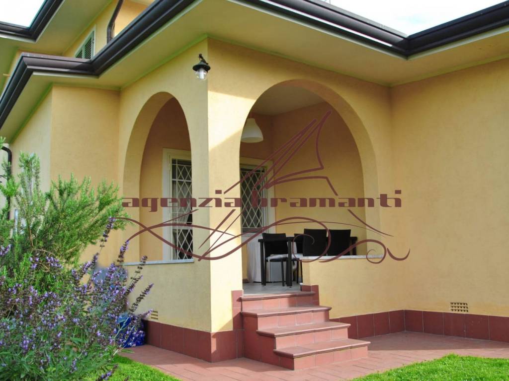 casa indipendente in affitto a Forte dei Marmi in zona Roma Imperiale