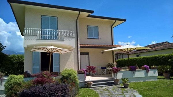 casa indipendente in affitto a Forte dei Marmi