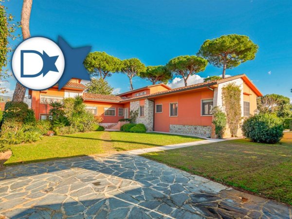 casa indipendente in affitto a Forte dei Marmi in zona Vittoria Apuana
