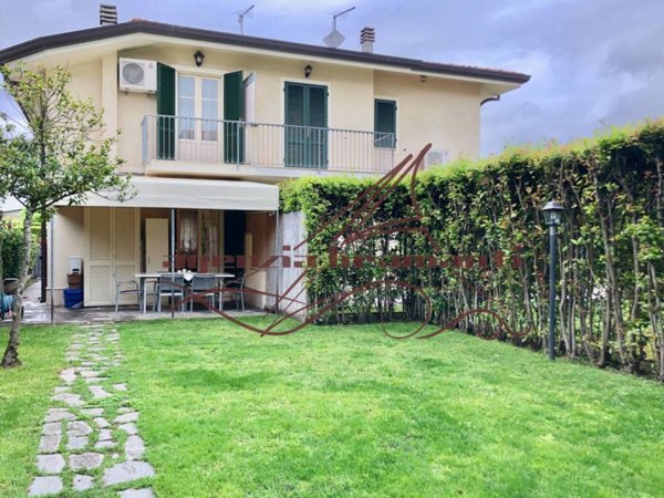 casa indipendente in affitto a Forte dei Marmi