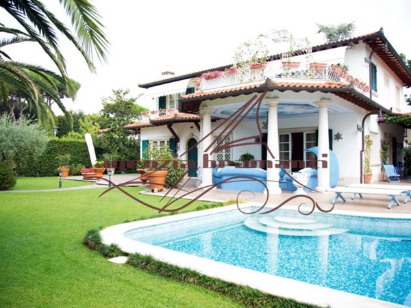 casa indipendente in affitto a Forte dei Marmi in zona Roma Imperiale