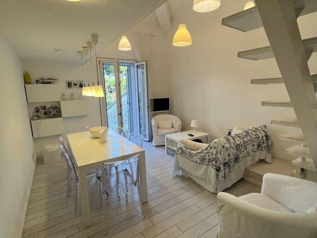 appartamento in affitto a Forte dei Marmi in zona Roma Imperiale