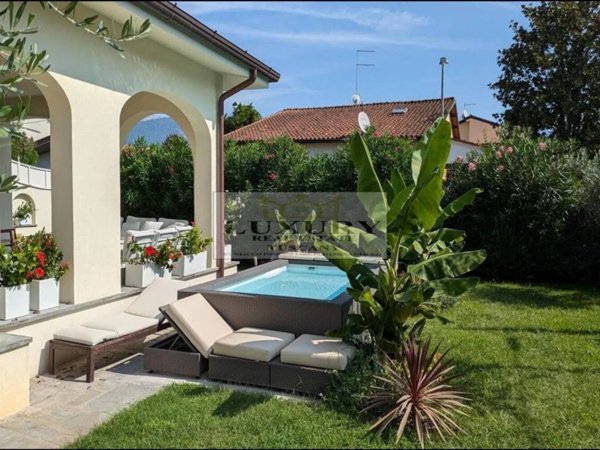 casa indipendente in affitto a Forte dei Marmi