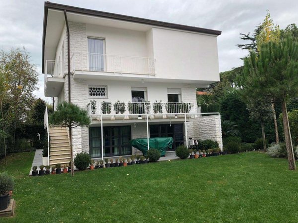 casa indipendente in affitto a Forte dei Marmi