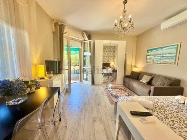 appartamento in affitto a Forte dei Marmi in zona Vittoria Apuana