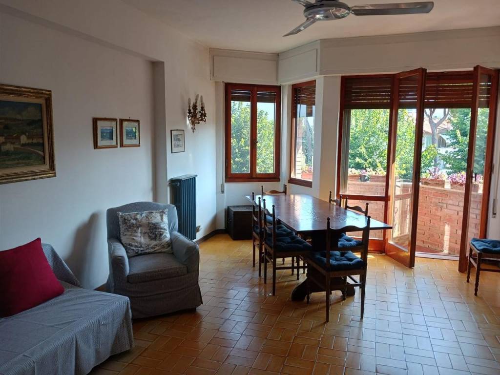 appartamento in affitto a Forte dei Marmi in zona Vittoria Apuana