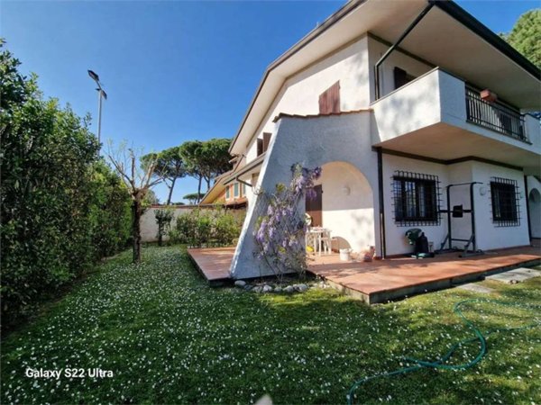 casa indipendente in affitto a Forte dei Marmi in zona Roma Imperiale