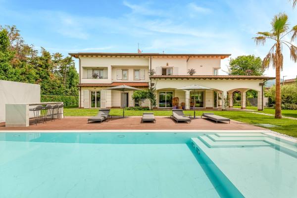 casa indipendente in affitto a Forte dei Marmi in zona Vittoria Apuana