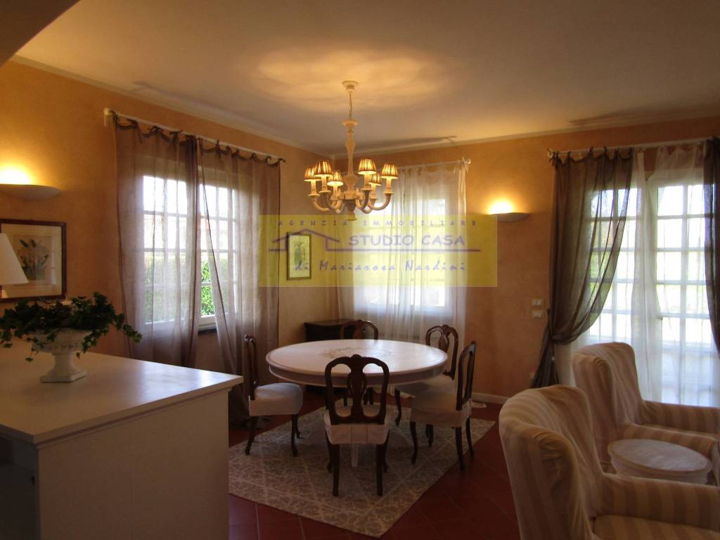 casa indipendente in affitto a Forte dei Marmi in zona Roma Imperiale