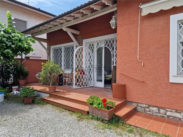 casa indipendente in affitto a Forte dei Marmi