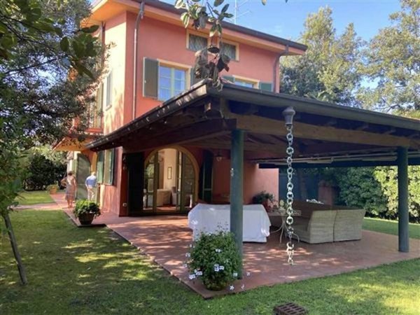 casa indipendente in affitto a Forte dei Marmi