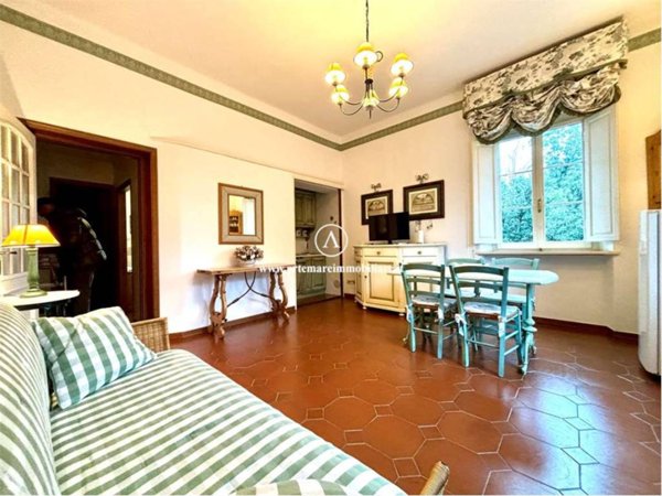 appartamento in affitto a Forte dei Marmi in zona Roma Imperiale