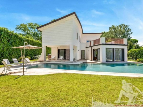 casa indipendente in affitto a Forte dei Marmi in zona Vittoria Apuana