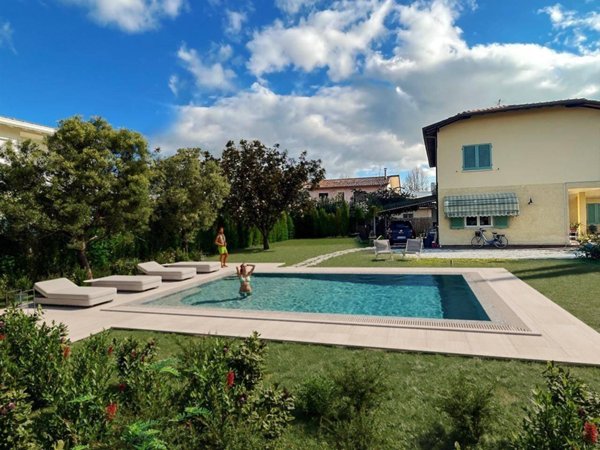 casa indipendente in affitto a Forte dei Marmi