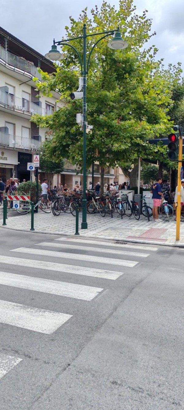 negozio in affitto a Forte dei Marmi